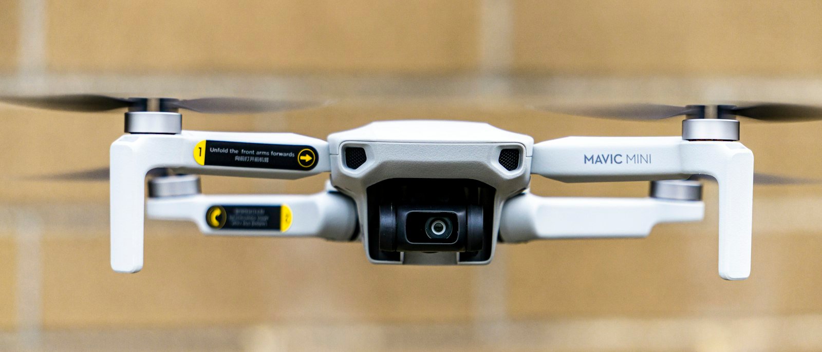 Drone en vol stationnaire